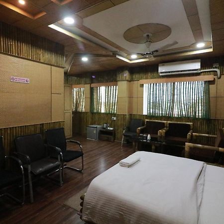 Hotel Himalaya Agartala Exterior foto